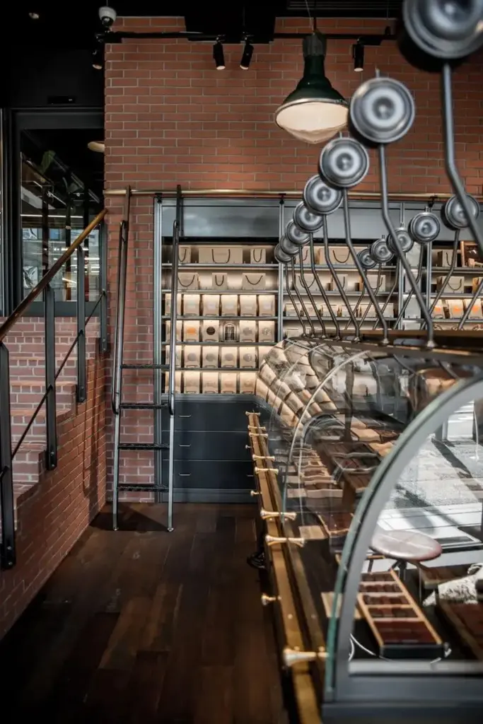 ル・ショコラ・アラン・デュカス 日本橋店内