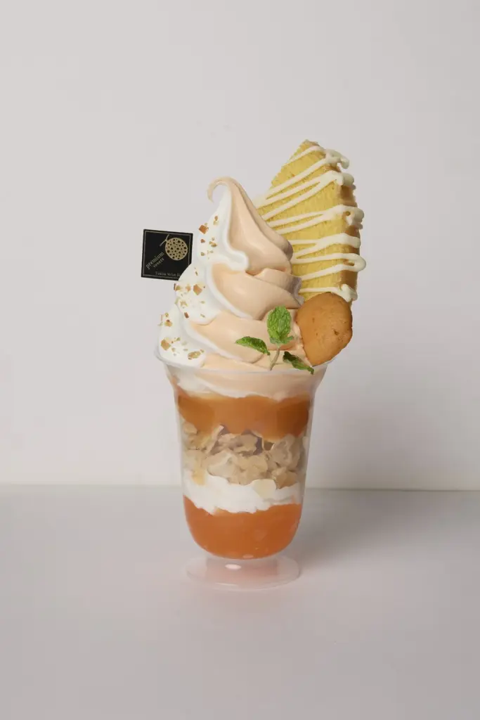 ＜とみたメロンハウス＞贅沢ふらのメロンパフェ