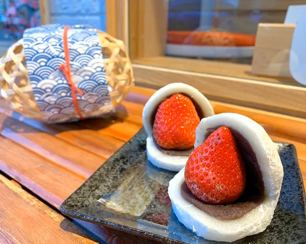 ＜甘味処 なごみ＞いちご大福