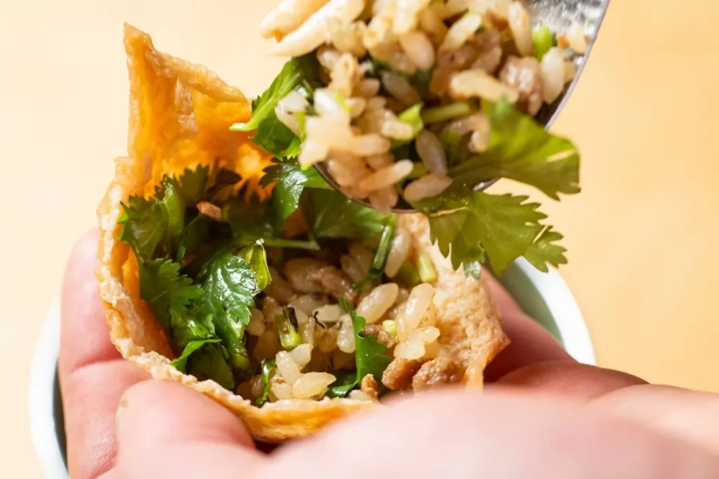 ＜すがひさ＞グリーンカレーいなり寿司