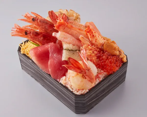 ＜鮨 龍儀＞美味求真プレミアム弁当